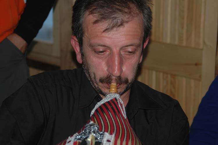 Horon Her Yerde Oynanmaz! 3