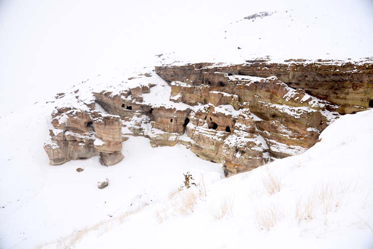 Bilikana Jori Mağara yaşam alanları 7