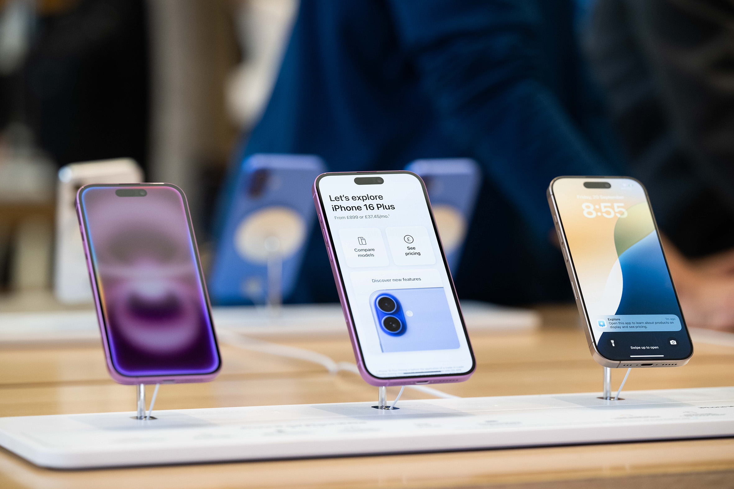 IPhone 16 İngiltere'de satışa başladı 5