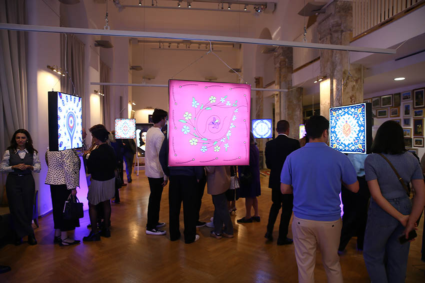 Türk ve Azerbaycanlı sanatçılar yapay zeka sergisinde buluştu 1