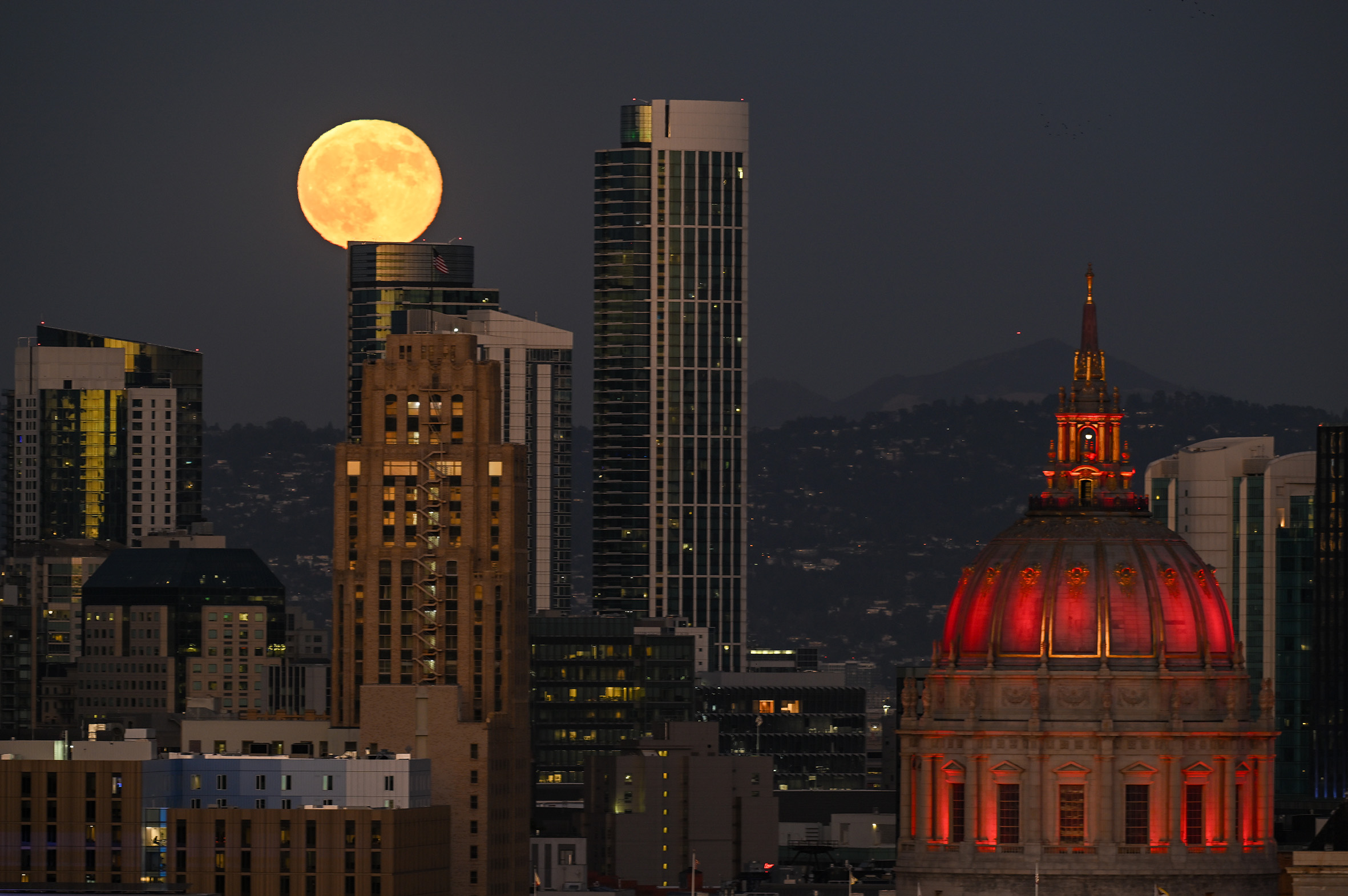 İşte dünyadan dolunay manzaraları 4