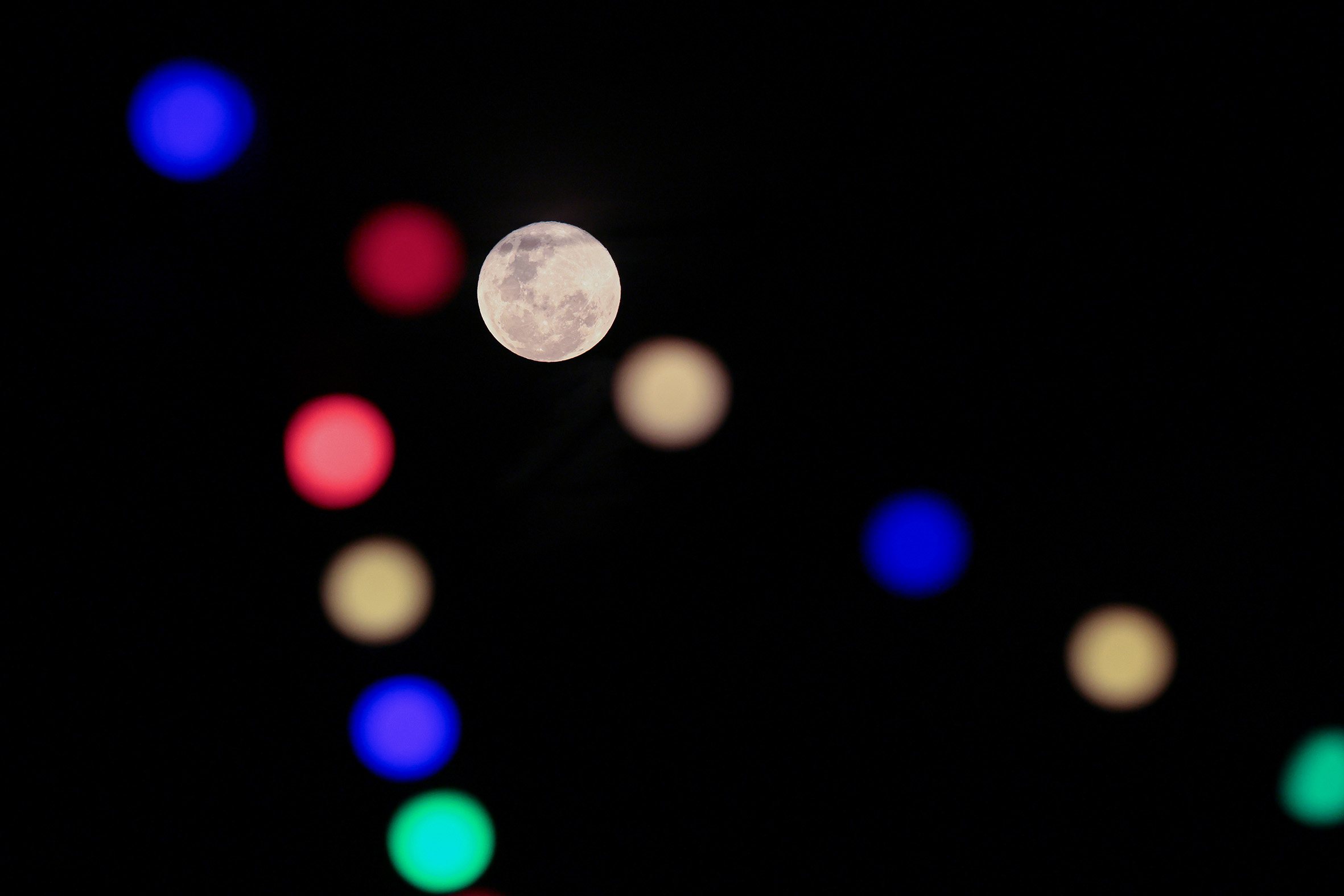 İşte dünyadan dolunay manzaraları 2