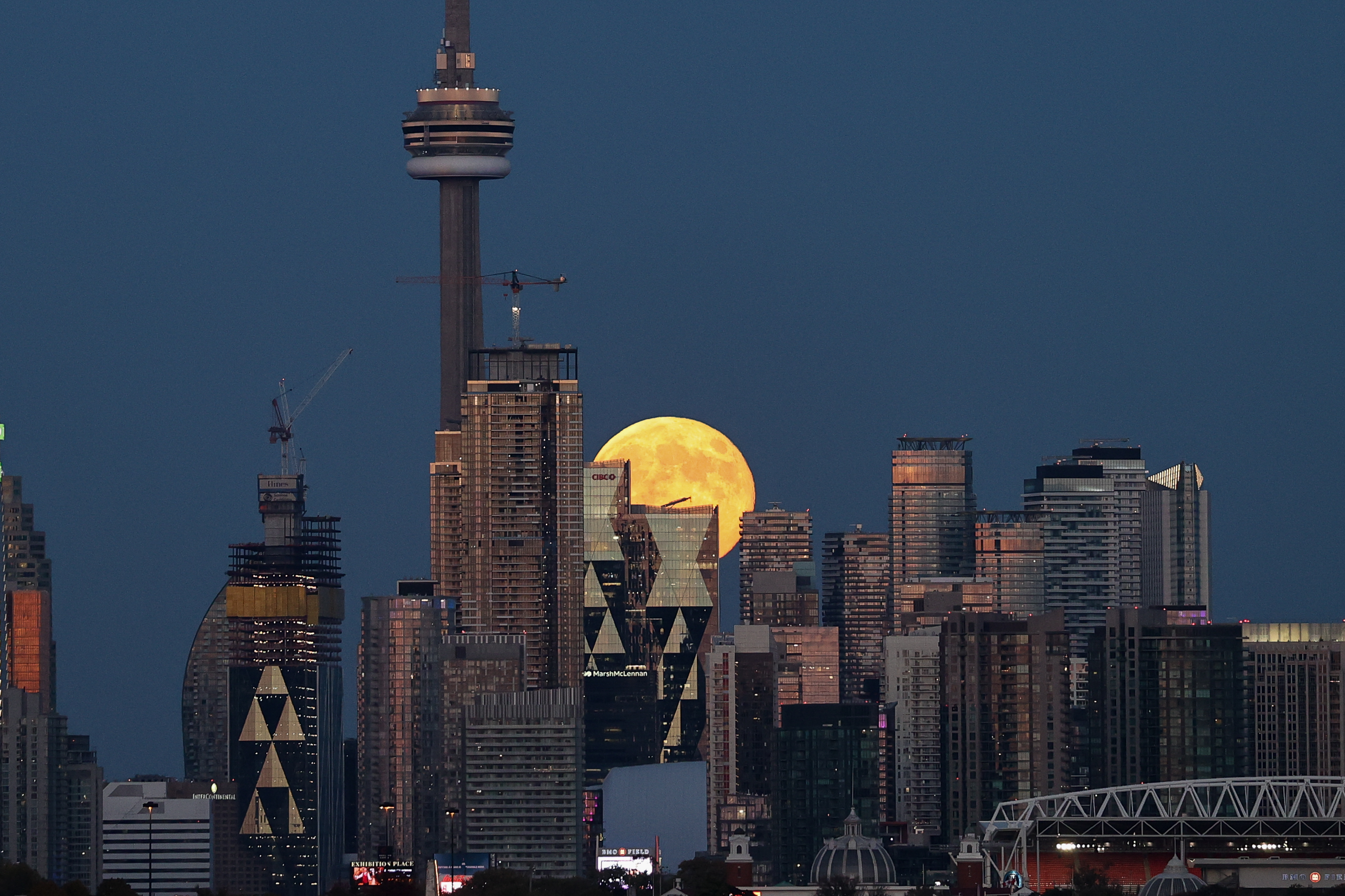 İşte dünyadan dolunay manzaraları 6