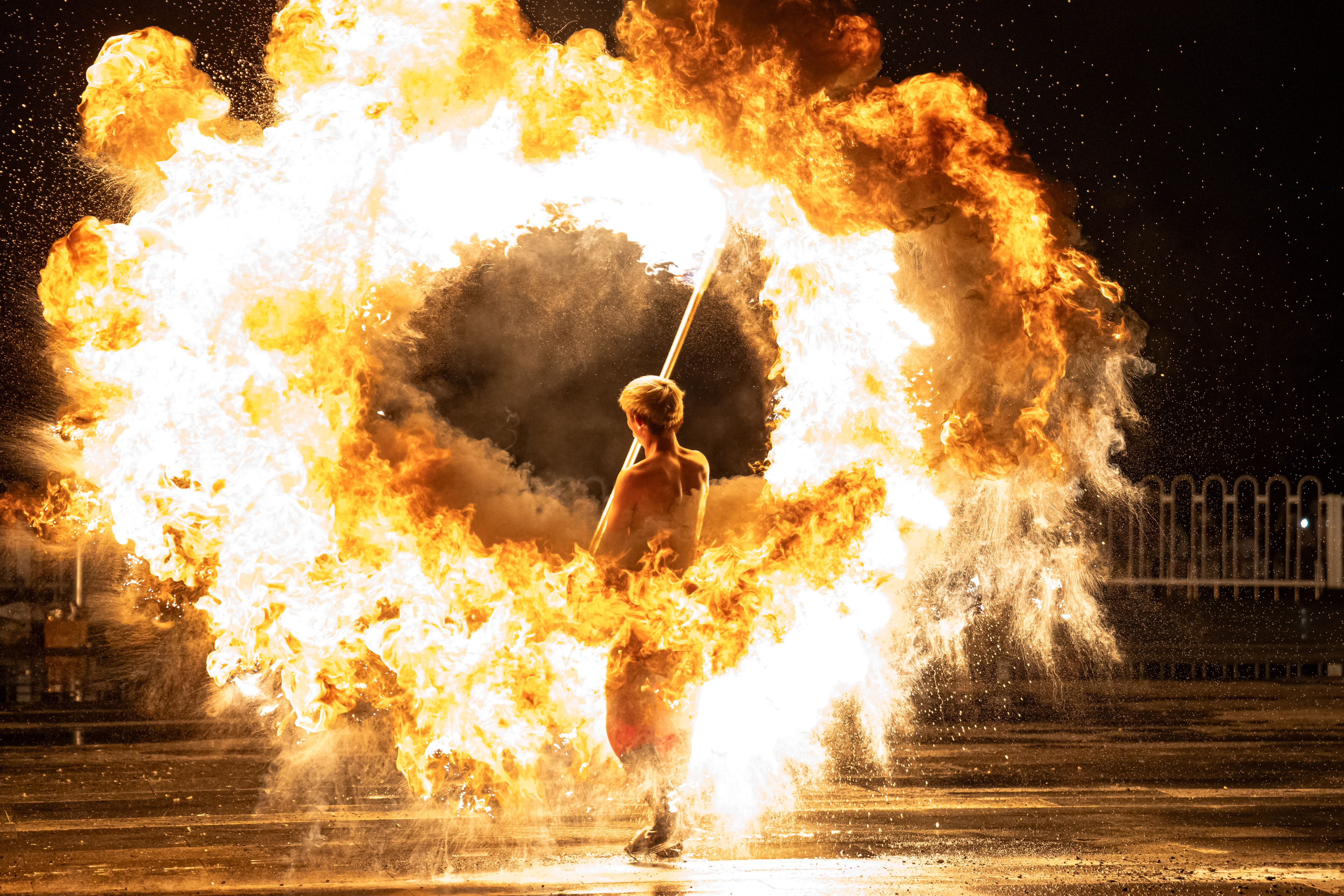 Herkesin nefesini kesen ateş dansı 3
