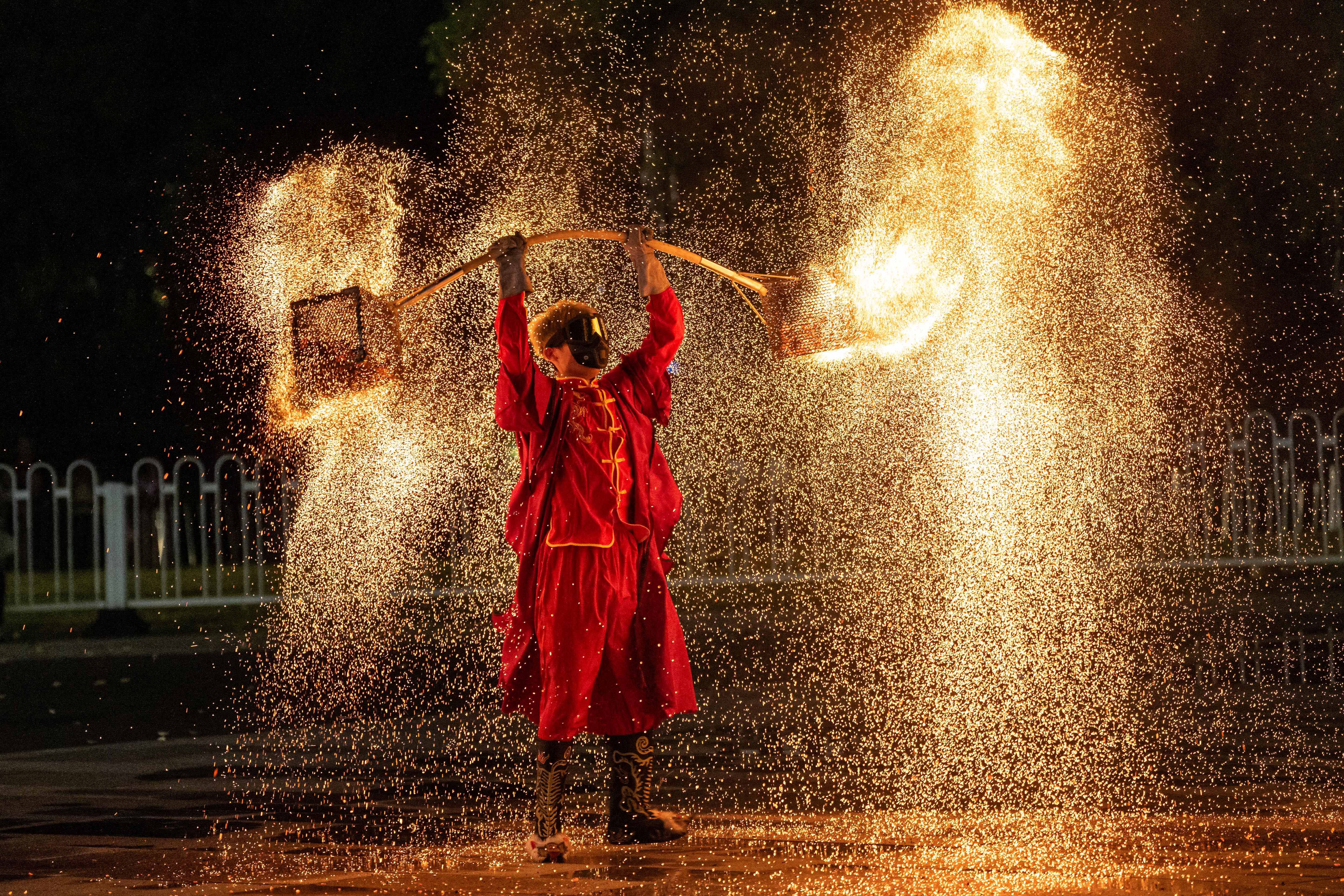 Herkesin nefesini kesen ateş dansı 4