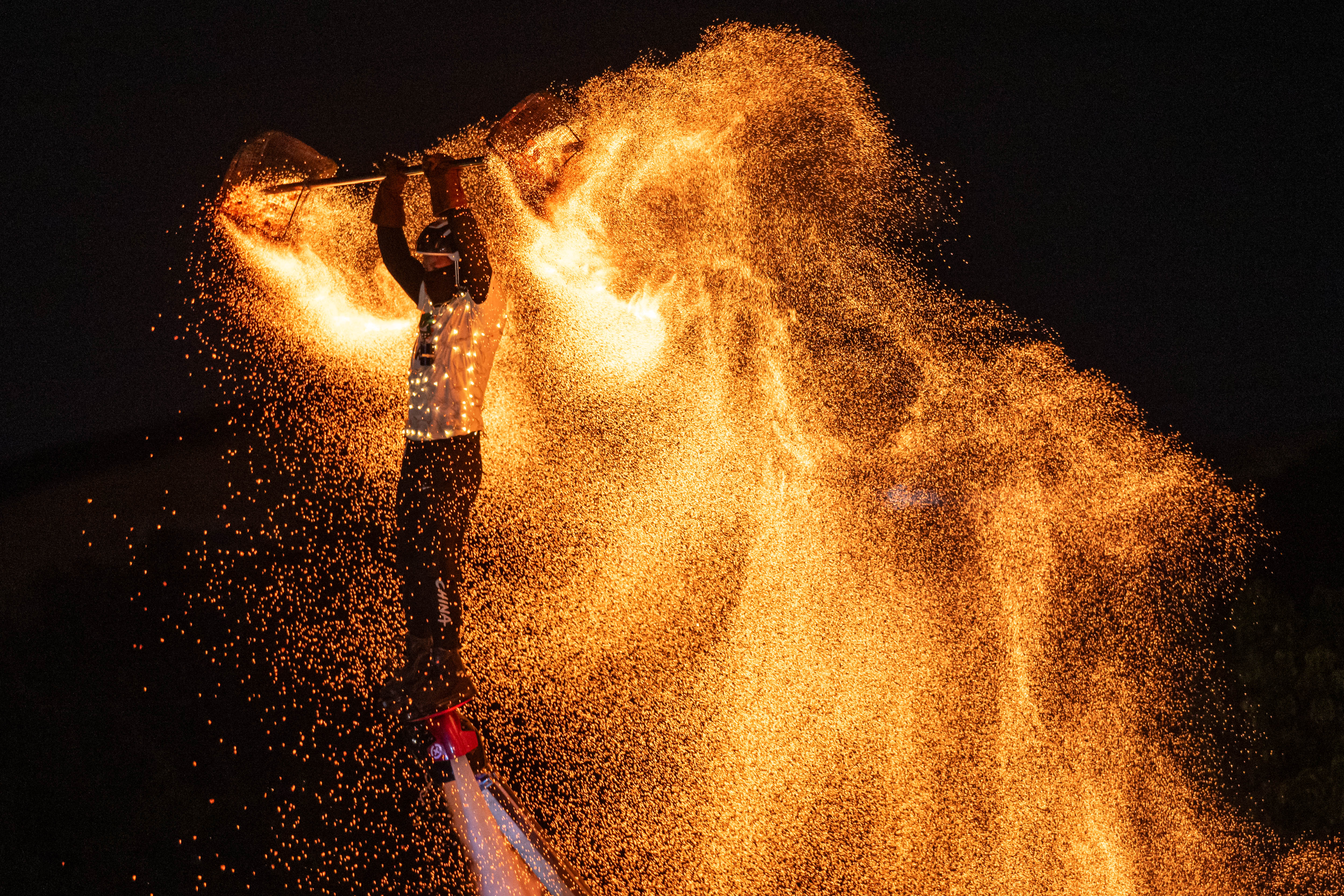 Herkesin nefesini kesen ateş dansı 6