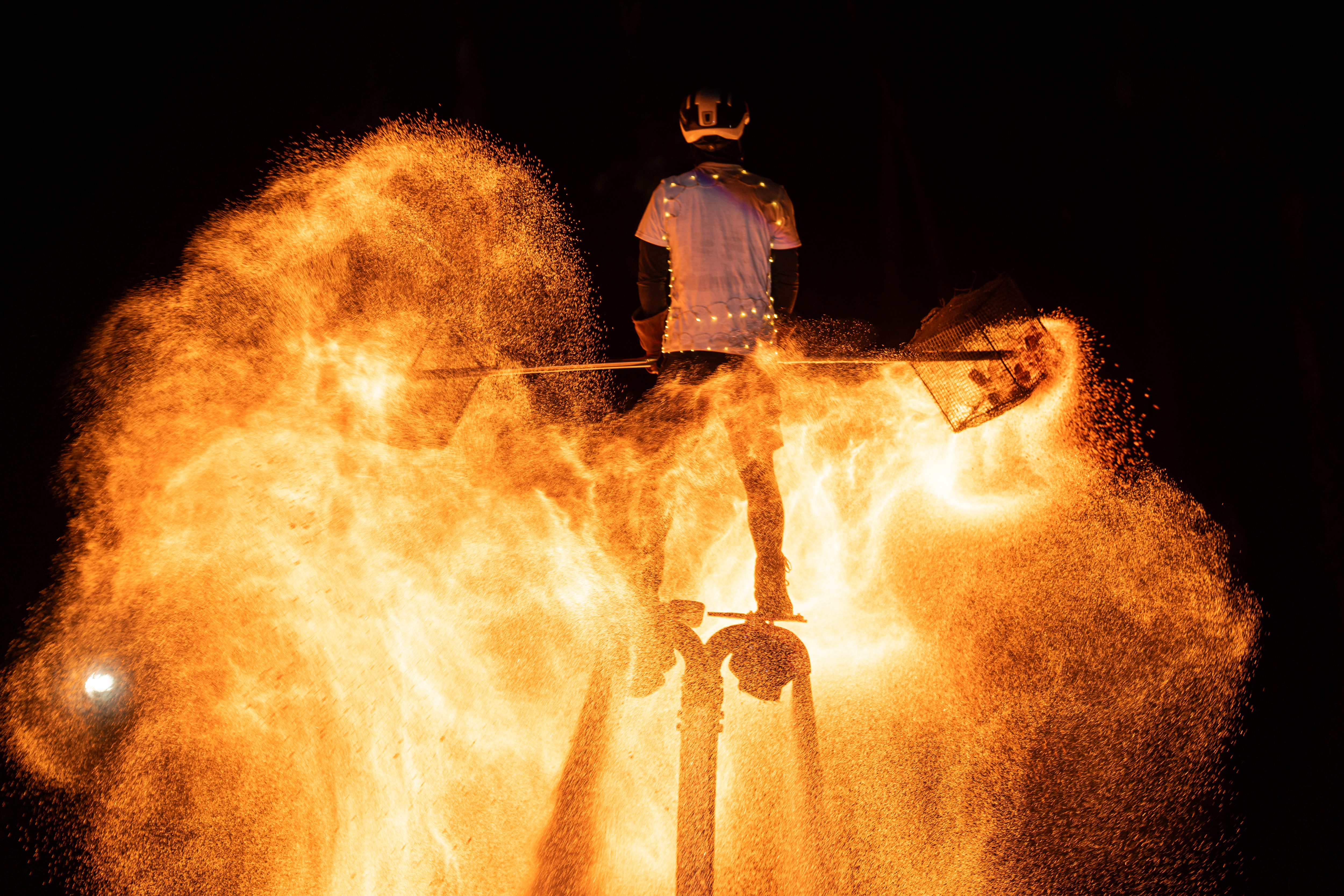 Herkesin nefesini kesen ateş dansı 7