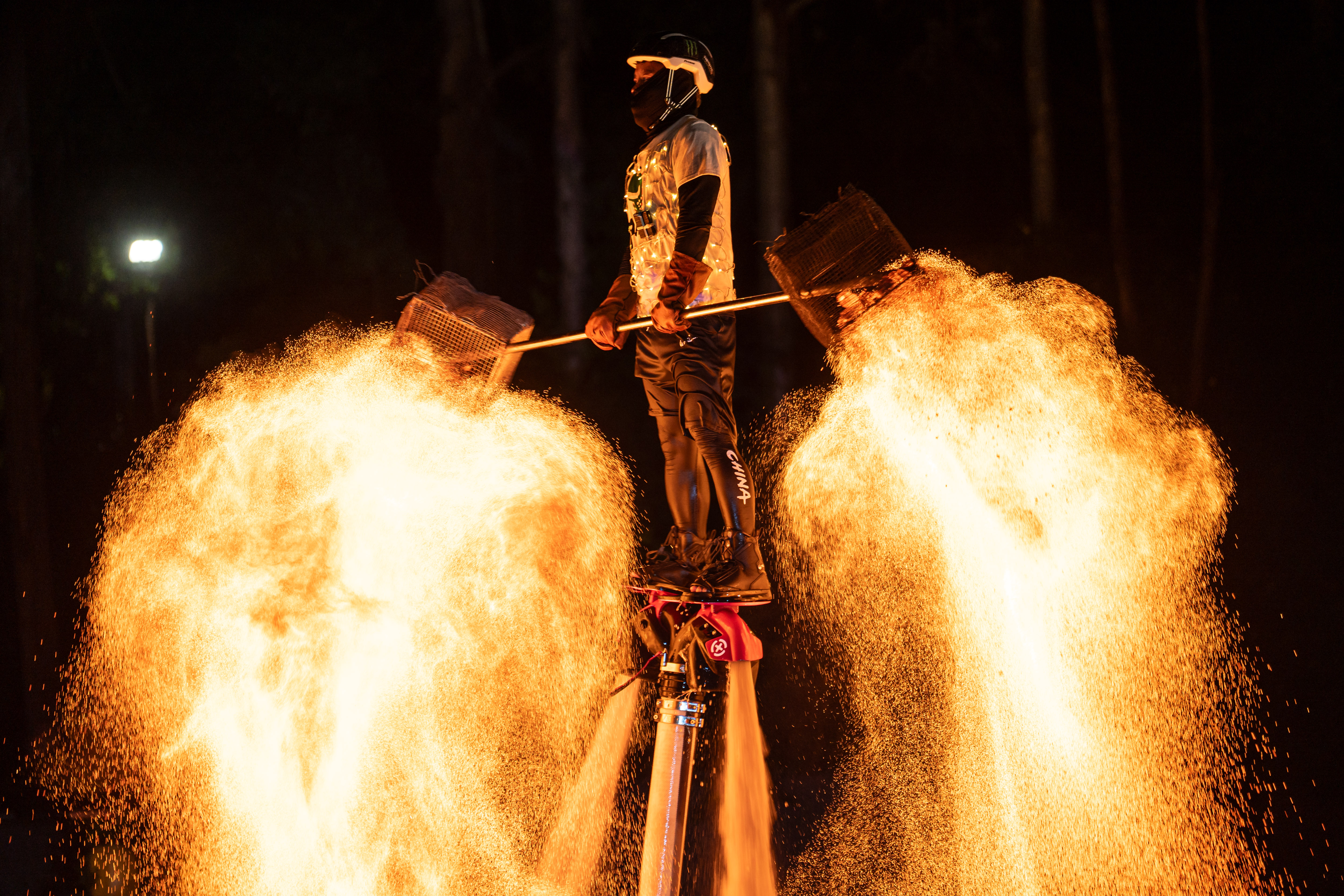 Herkesin nefesini kesen ateş dansı 8