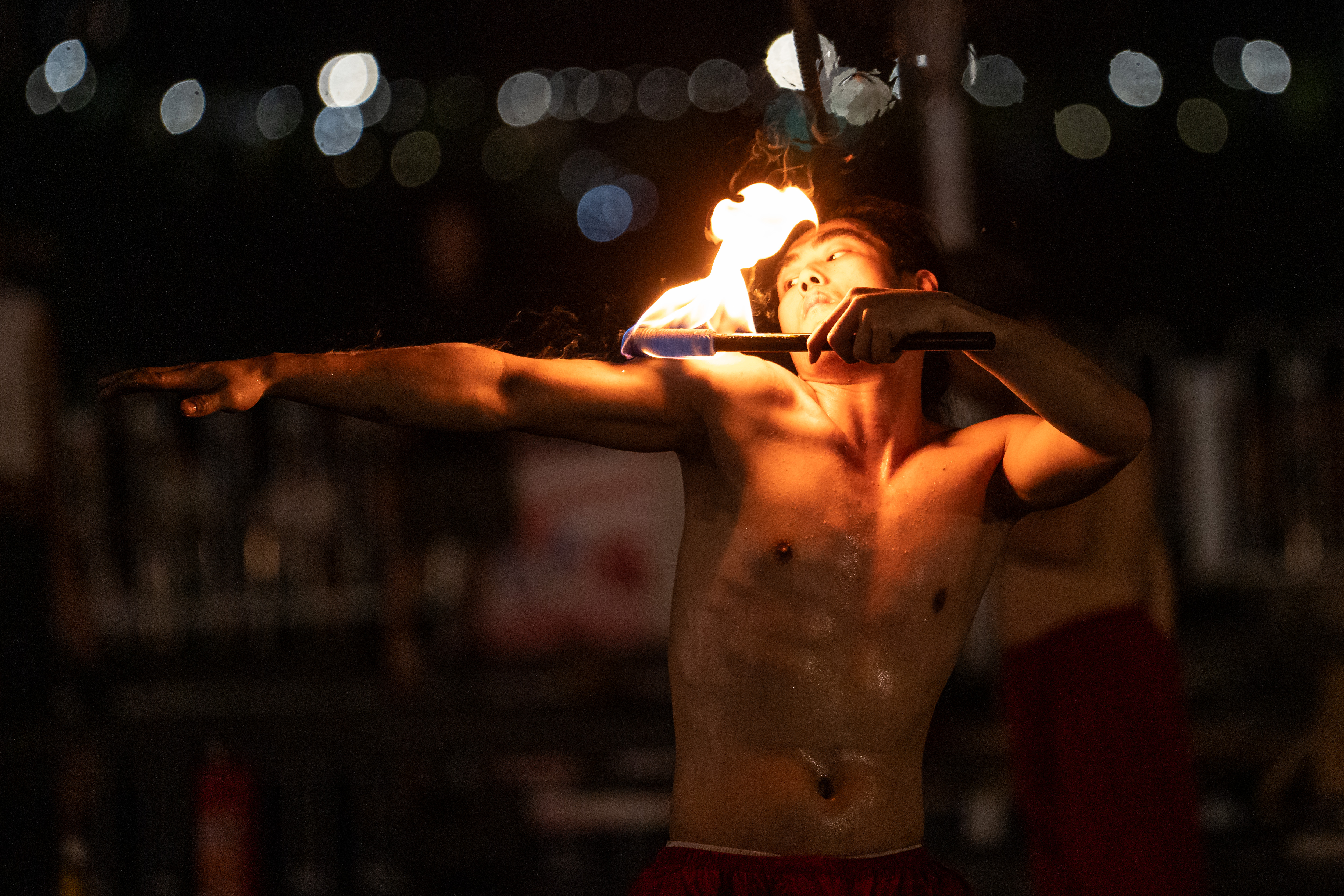 Herkesin nefesini kesen ateş dansı 14