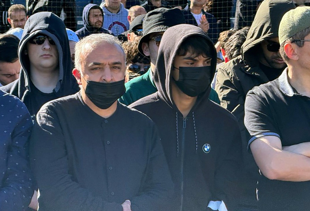 FETÖ'cülerin zor anları! Yüzlerini gizlemek için birbirleriyle yarıştılar 5