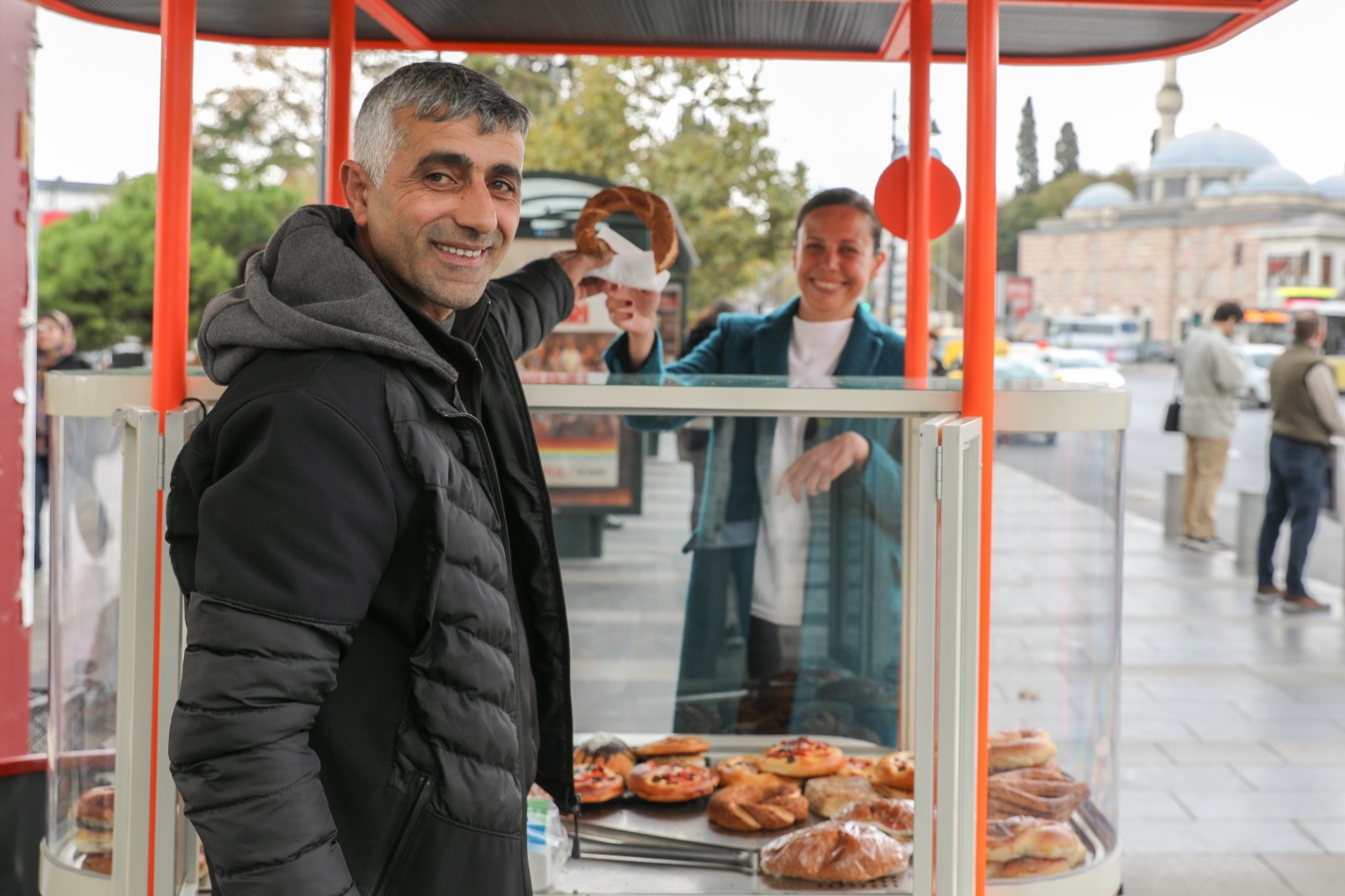 İstanbul'un yeni simit arabaları beğeni topladı 1