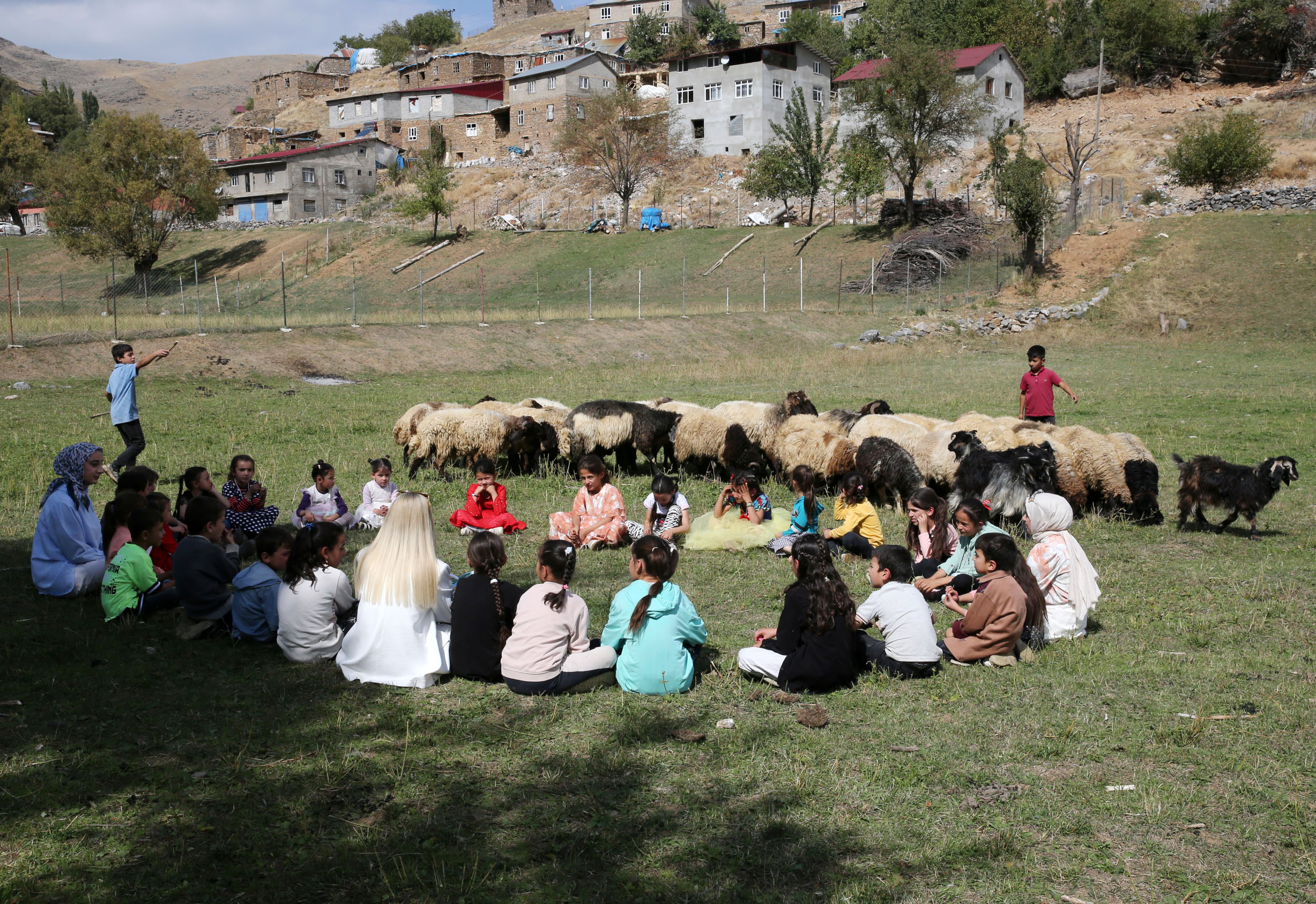Eğitimi doğaya taşıdılar eğlenerek öğreniyorlar 7
