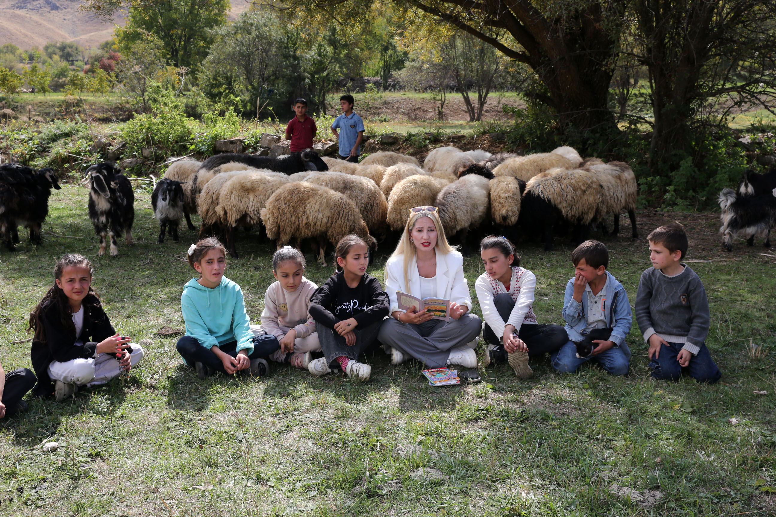 Eğitimi doğaya taşıdılar eğlenerek öğreniyorlar 5
