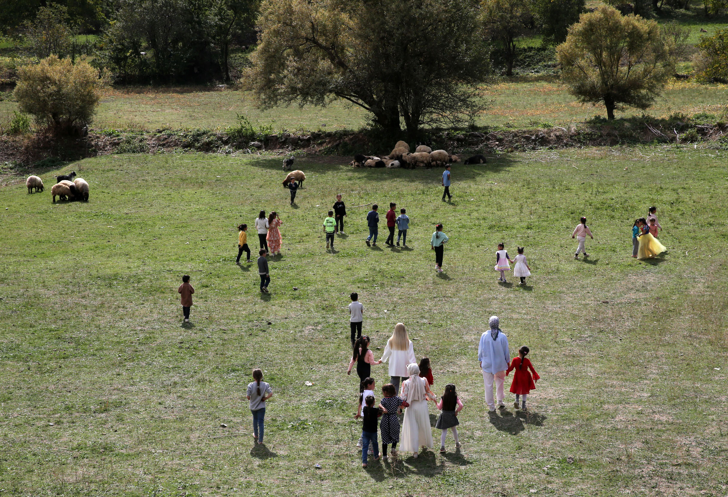 Eğitimi doğaya taşıdılar eğlenerek öğreniyorlar 2
