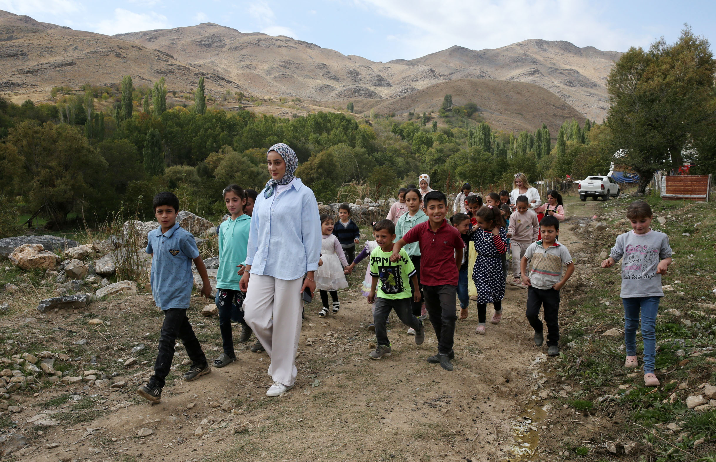 Eğitimi doğaya taşıdılar eğlenerek öğreniyorlar 1