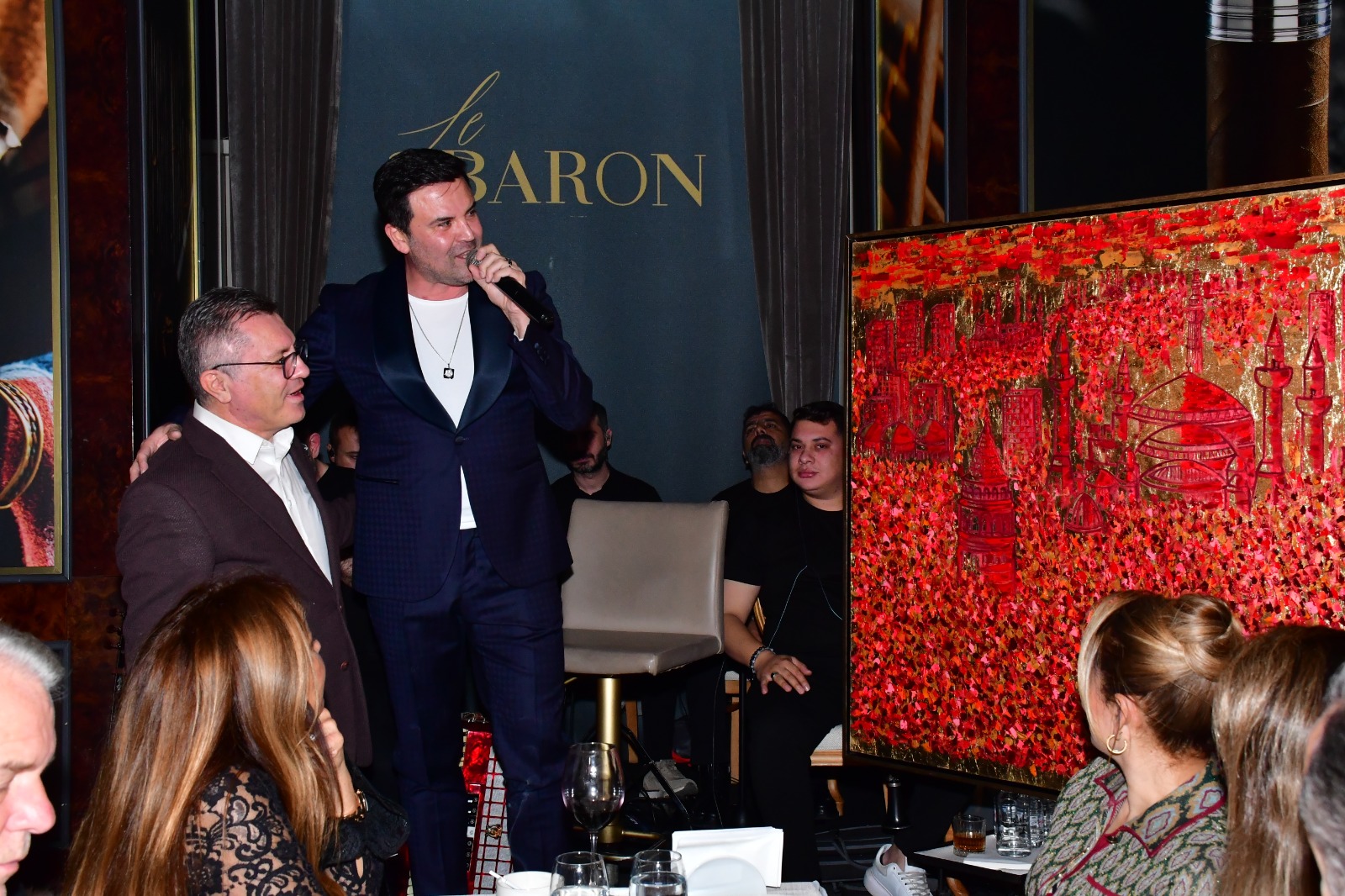 Alaturka müziğin sevilen sesi İsmail Özkan'a sürpriz kutlama 6