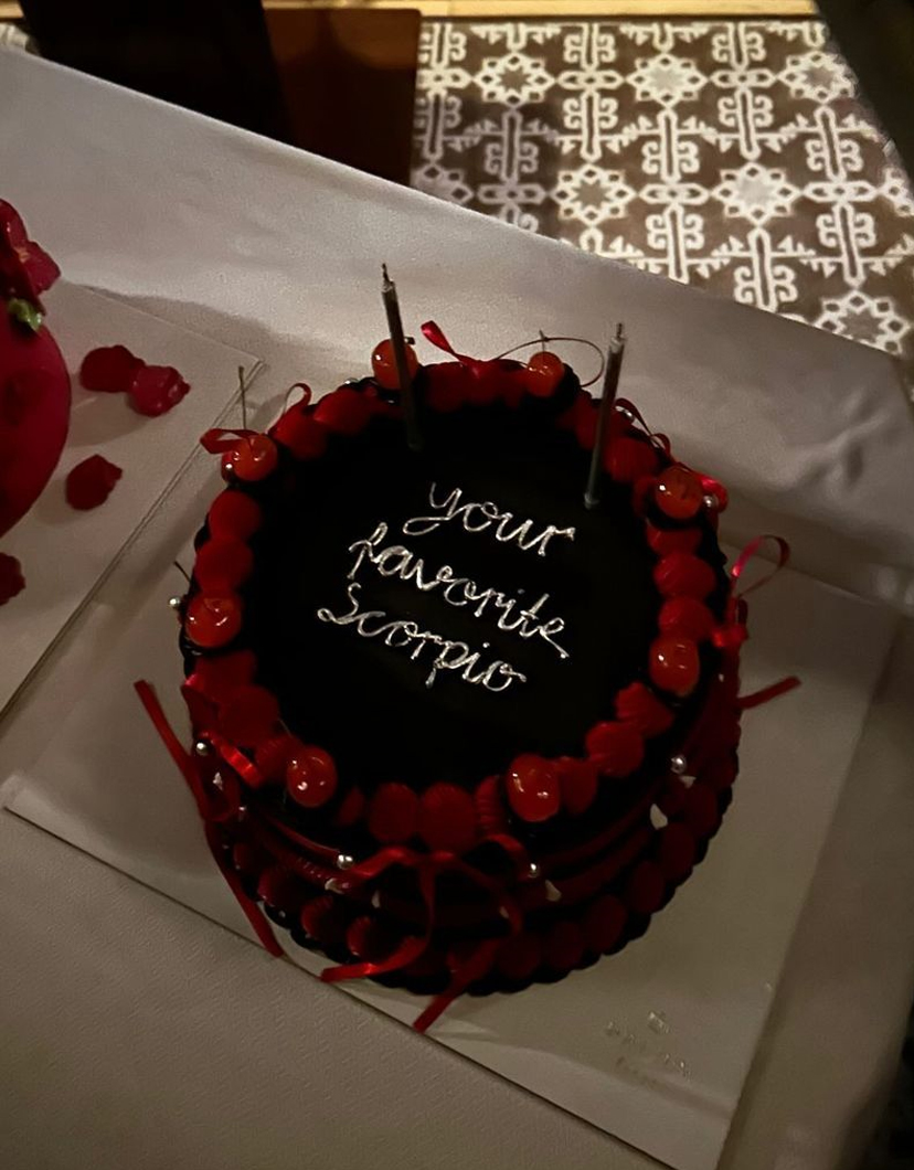 Defne Samyeli'nin kızı Deren Talu doğum günü partisinde! 30 yaşına merdiven dayadı 5