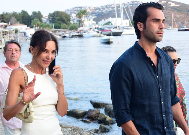 Hande Ataizi Dinç Aydoğdu2