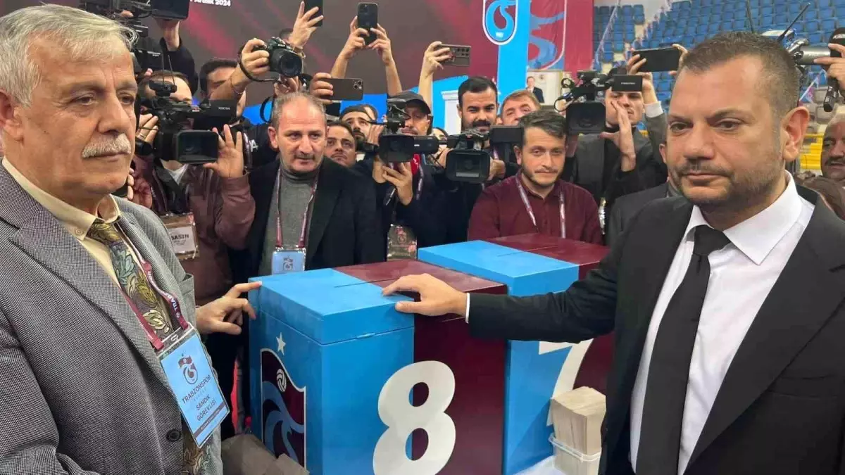 Trabzonspor Baskani Ertugrul Dogan Oyunu Kull 18107278 Amp