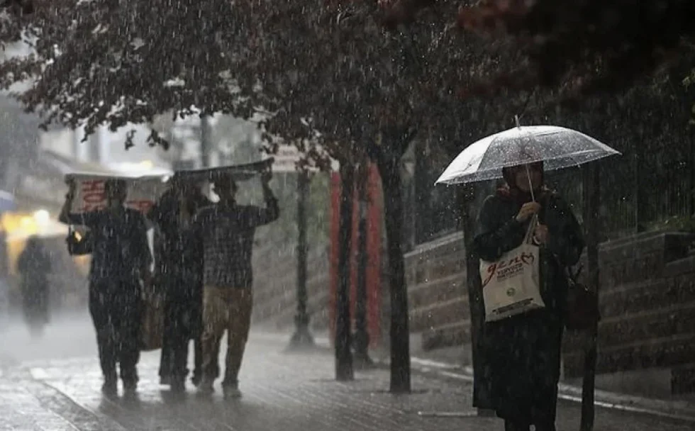 Yağmur ve soğuk hava çok sert geliyor! 45 il için yeni uyarı! 11 Aralık 2024 hava durumu tahminleri 3