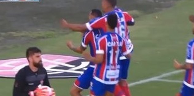 bahia vinicius gol sevinci