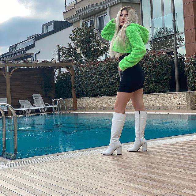 konuşanlar damla gezen