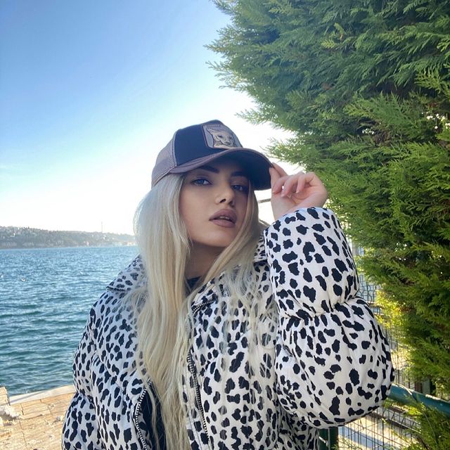 konuşanlar damla gezen