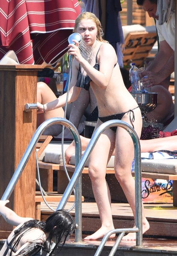 aleyna tilki bikinili fotoğrafı