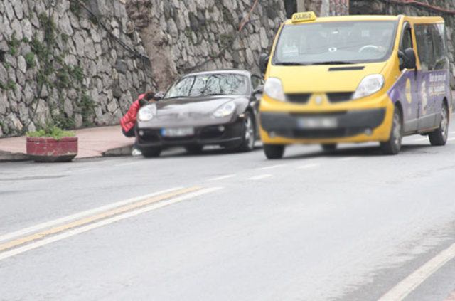 ebru polat arabaya su doldurma