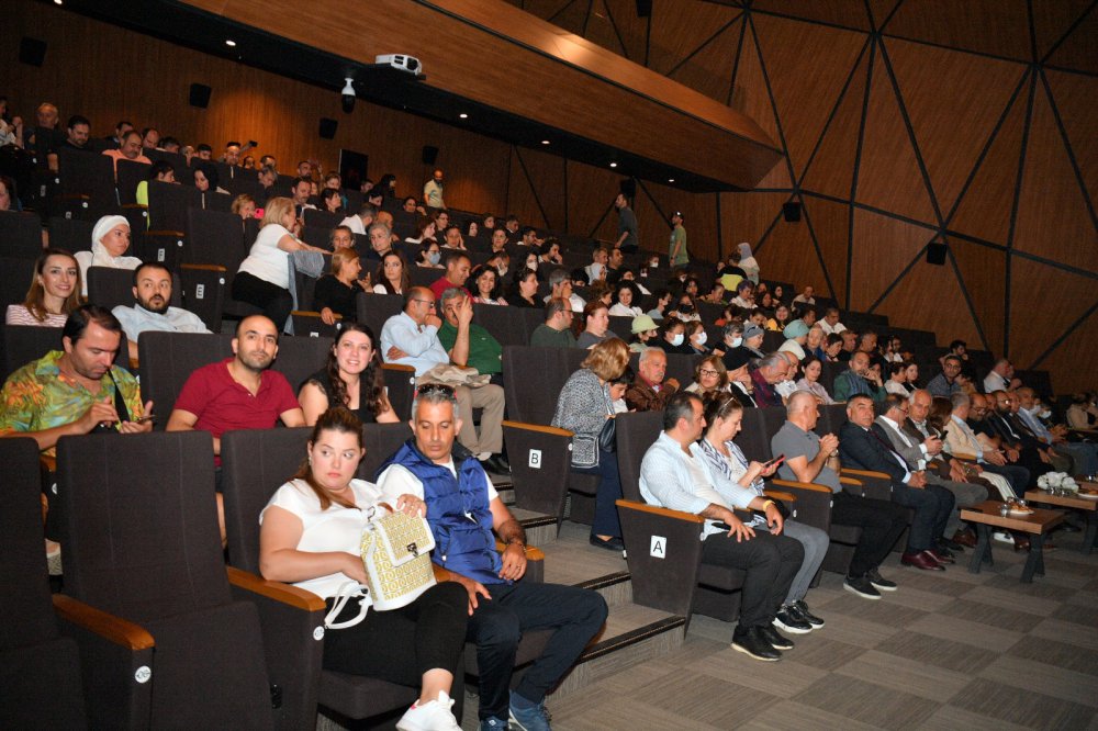 Dışarıda Hiçbir Şey Var!