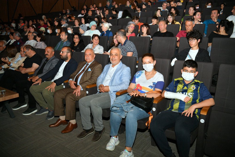 Dışarıda Hiçbir Şey Var!