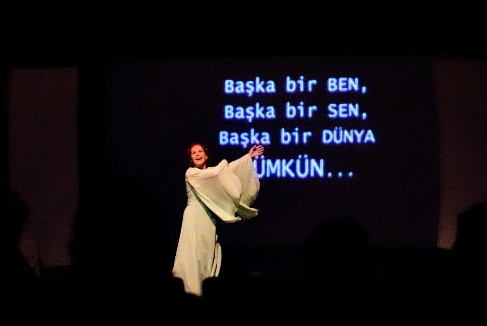 Dışarıda Hiçbir Şey Var!