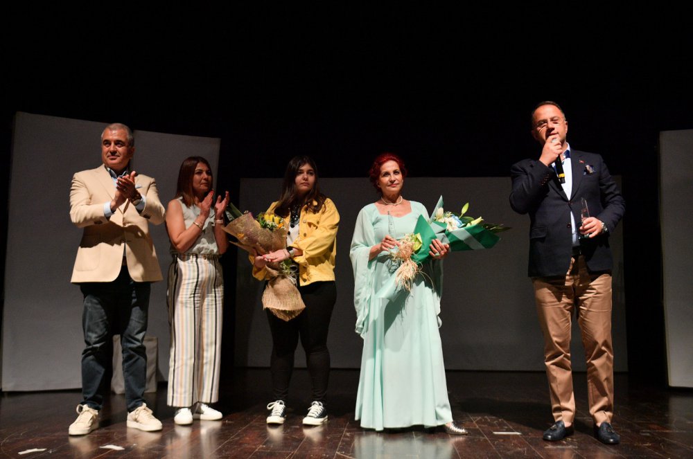 Dışarıda Hiçbir Şey Var!