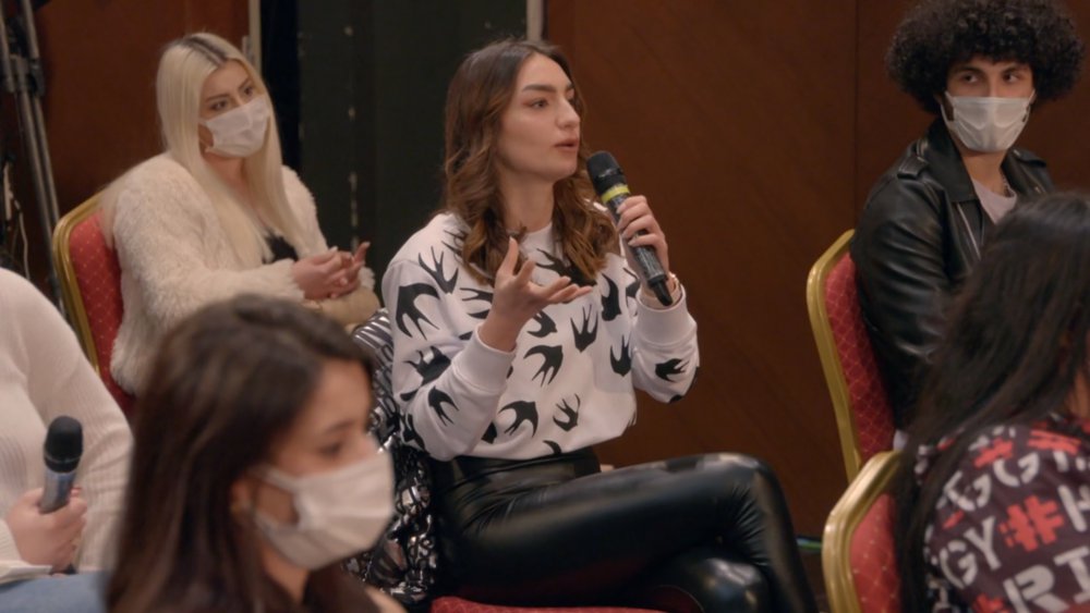 Konuşanlar Ece Erenler