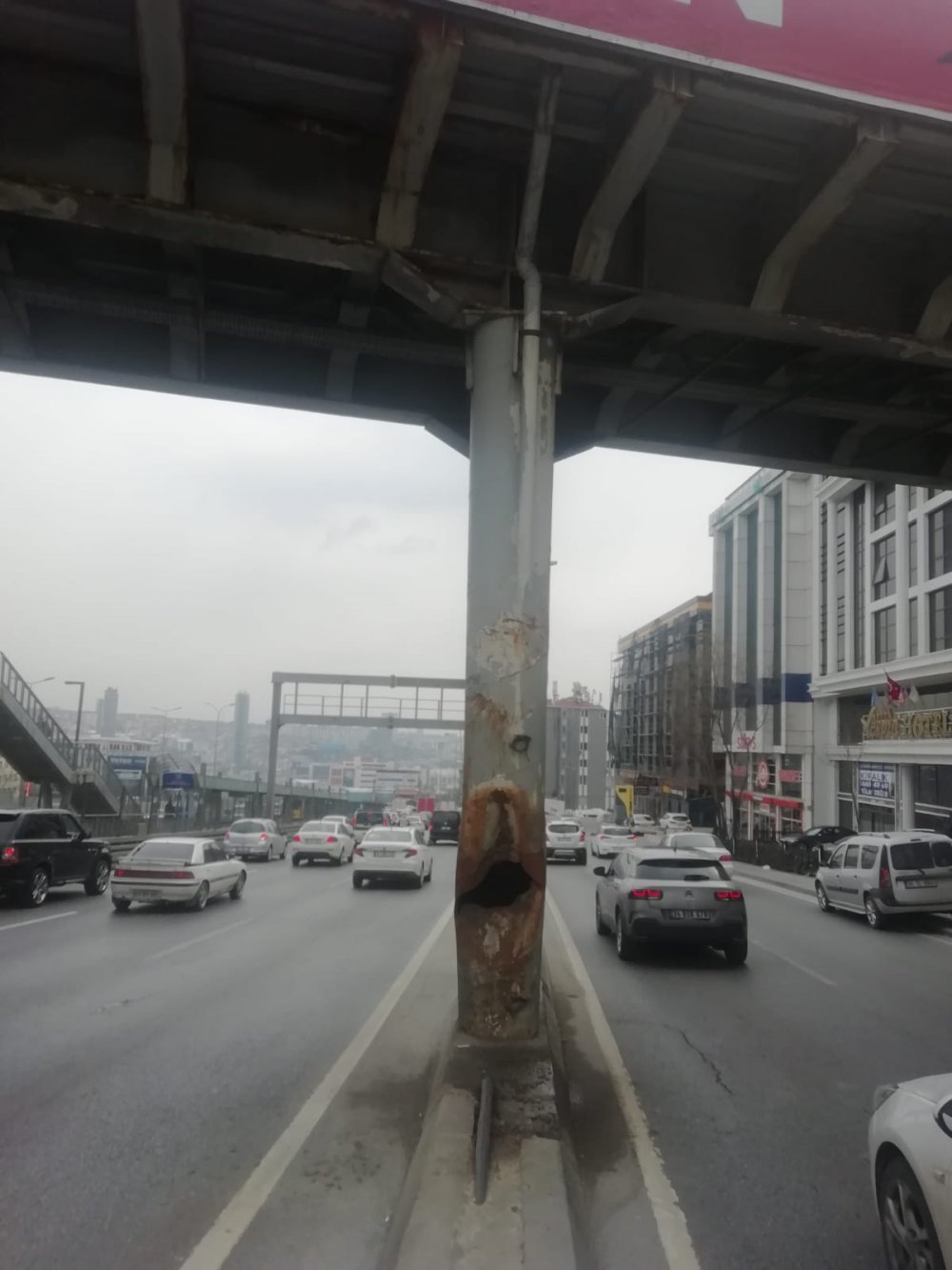 GÜZELYURT METROBÜS DURAĞI