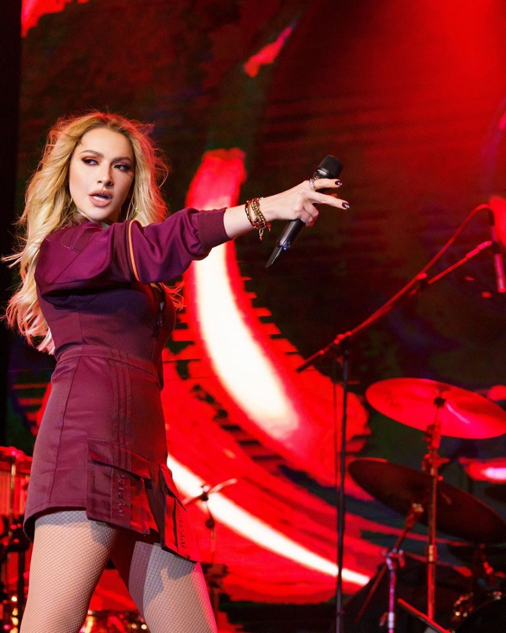 hadise seksi dans