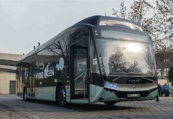 Karsan'ın Hidrojenli Otobüsü'nü Türkiye'de ilk kez Gaziantepliler test etti