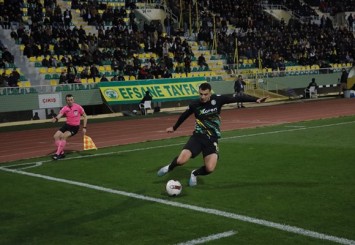 Şanlıurfaspor ile Tuzlaspor 0-0 berabere kaldı