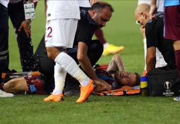 Trabzonspor'da sakatlanarak hastaneye kaldırılan Visca'nın humerus kemiğinde kırık olduğu belirlendi