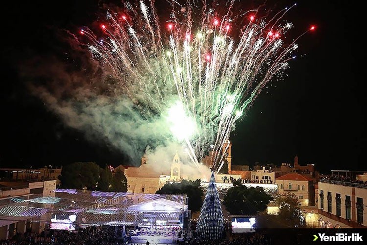 Beytüllahim'de yeni yıl kutlamaları, Noel ağacının aydınlatılmasıyla başladı