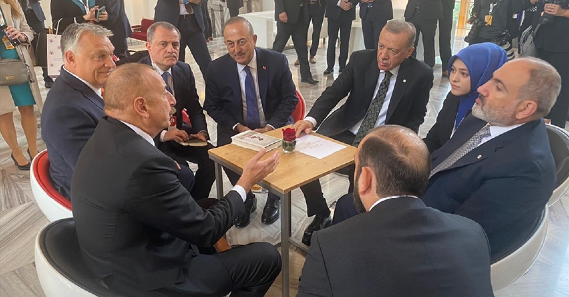 Cumhurbaşkanı Erdoğan, Azerbaycan Cumhurbaşkanı Aliyev ve Ermenistan Başbakanı Paşinyan ile görüştü