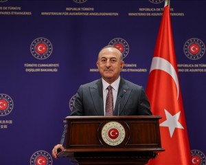 "Tehditlere boyun eğmeyen bir Türk dünyası var"