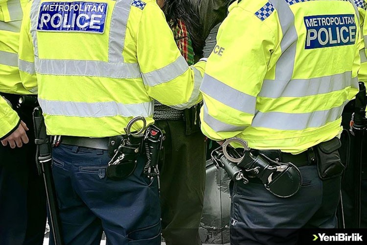 Londra polis teşkilatı, kurumsal olarak "ırkçı ve kadın düşmanı"