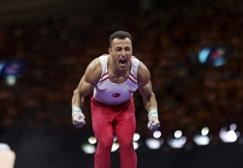 Adem Asil, Artistik Cimnastik Dünya Challenge Kupası'nda ikinci altın madalyayı kazandı