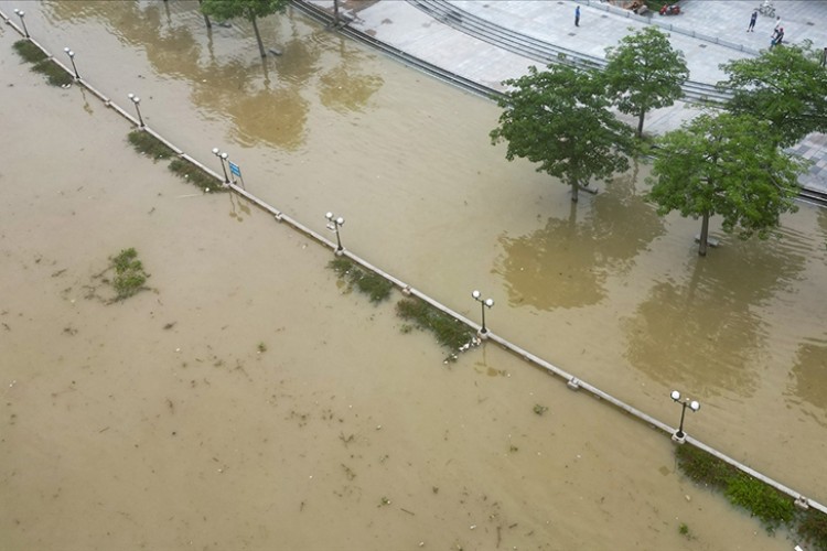 Çin'in Siçuan eyaletinde nehrin taşması sonucu 7 kişi öldü