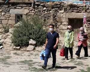 Bitlis'in risk haritasında "mavi" kategoriye geçmesi için sağlıkçılardan aşı seferberliği