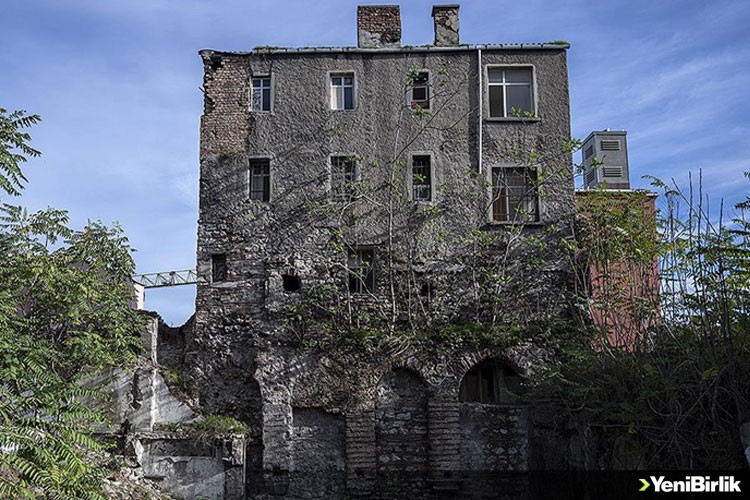 İstanbul'da 11. yüzyıldan kalma bina üç dönemin izlerini taşıyor