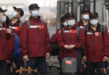 Çin, Kovid-19 salgını nedeniyle Haynan Adası'na çok sayıda sağlık görevlisi gönderdi