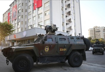 Mersin'deki polisevine terör saldırısıyla ilgili yakalanan 13 zanlı adliyede