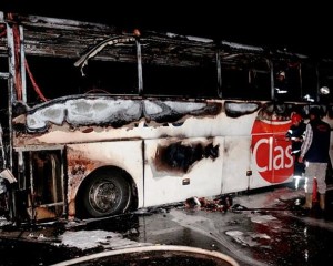 Aksaray'da yolcu otobüsü yandı